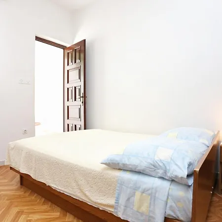 Razanj 10373a Daire Rogoznica (Sibenik-Knin)